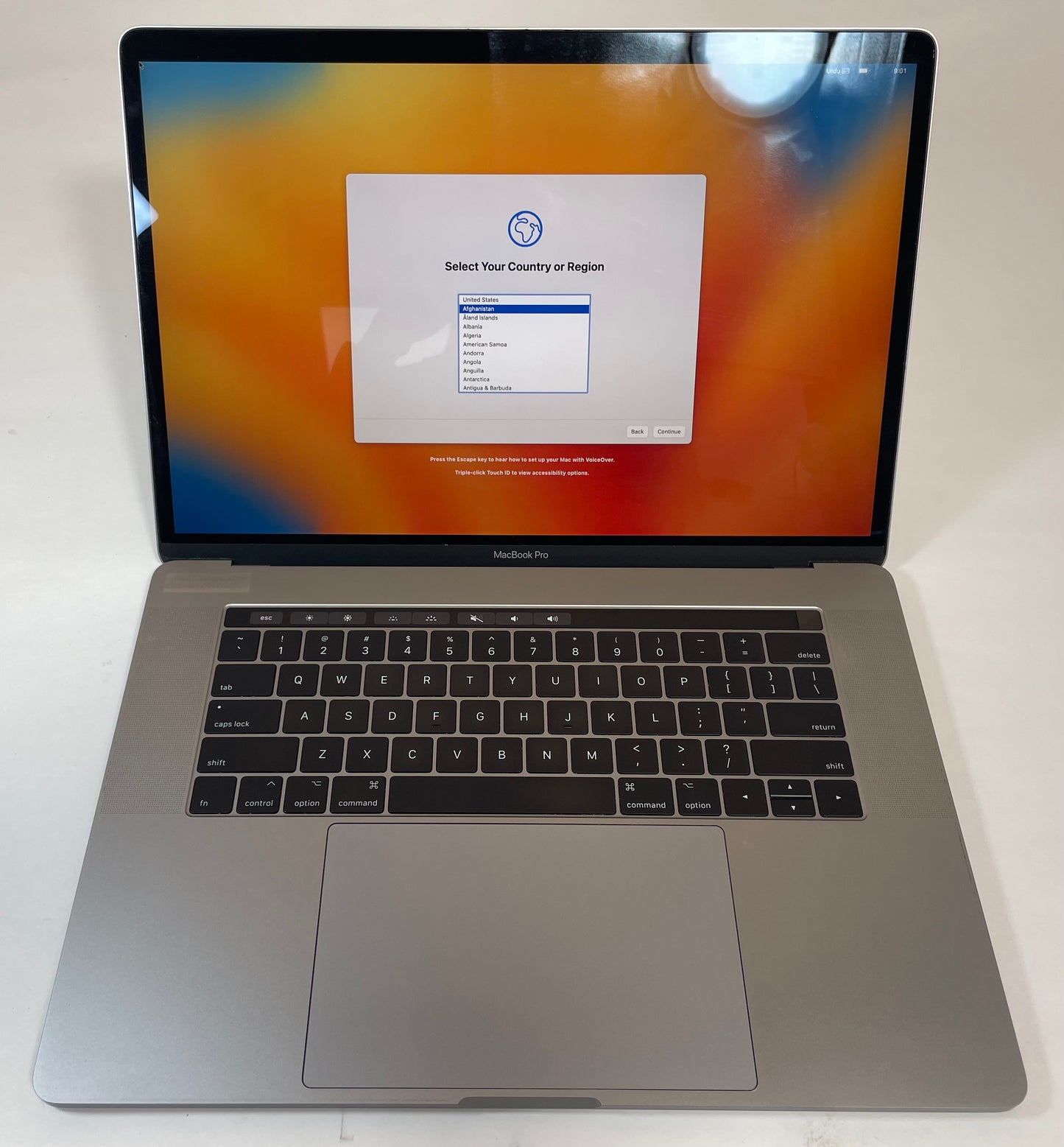 APPLE MacBook Pro A1707 2017 15" Core i7 7700HQ 16GB 256GB NVMe Gray Ventura
