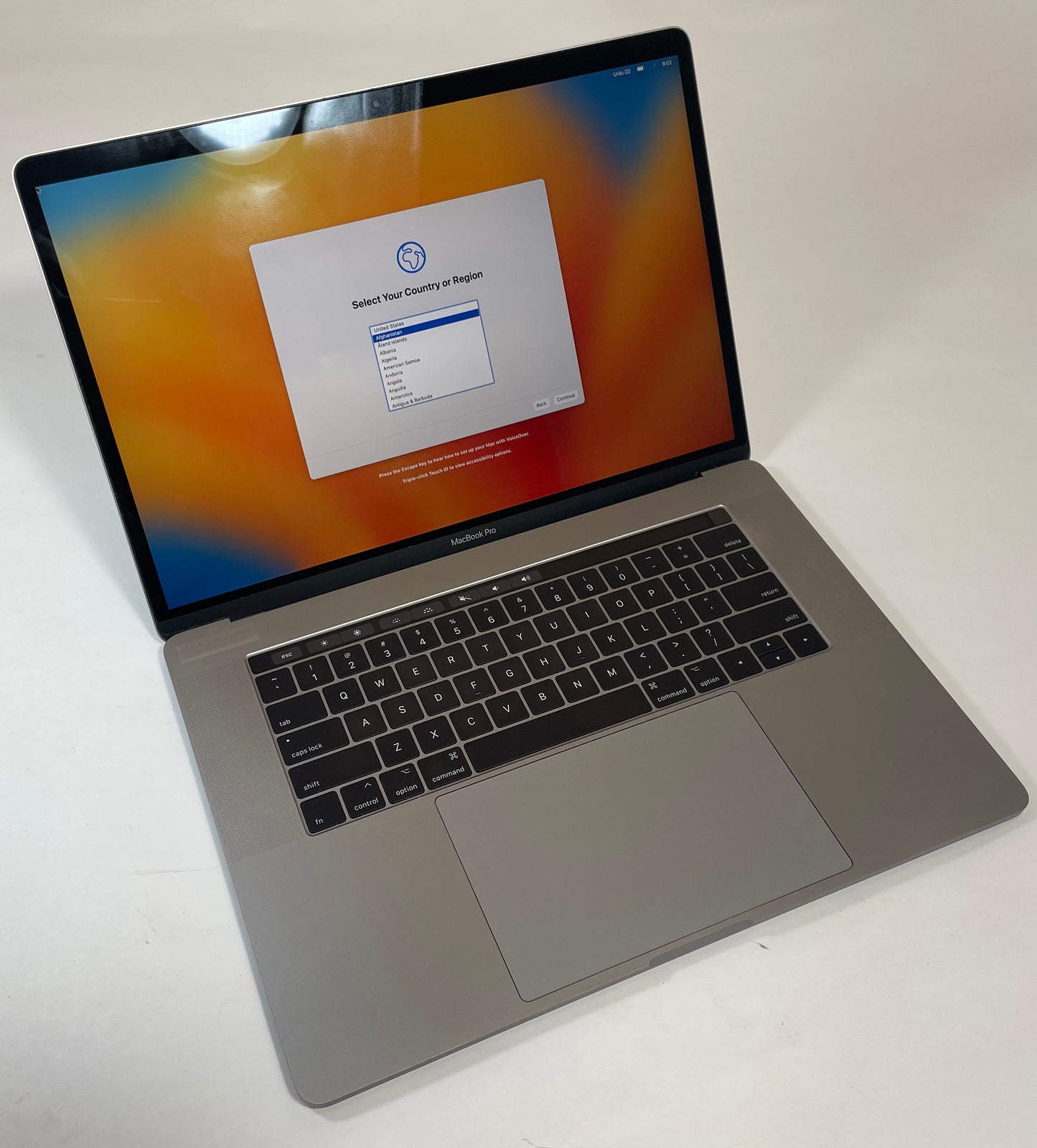 APPLE MacBook Pro A1707 2017 15" Core i7 7700HQ 16GB 256GB NVMe Gray Ventura