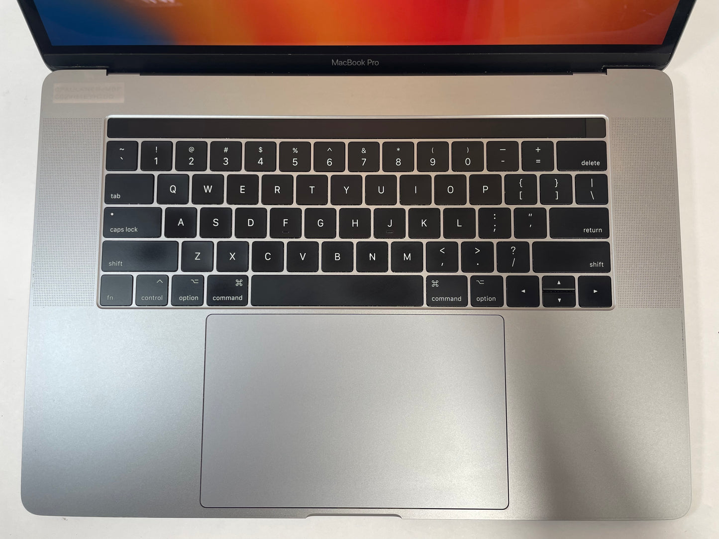 APPLE MacBook Pro A1707 2017 15" Core i7 7700HQ 16GB 256GB NVMe Gray Ventura