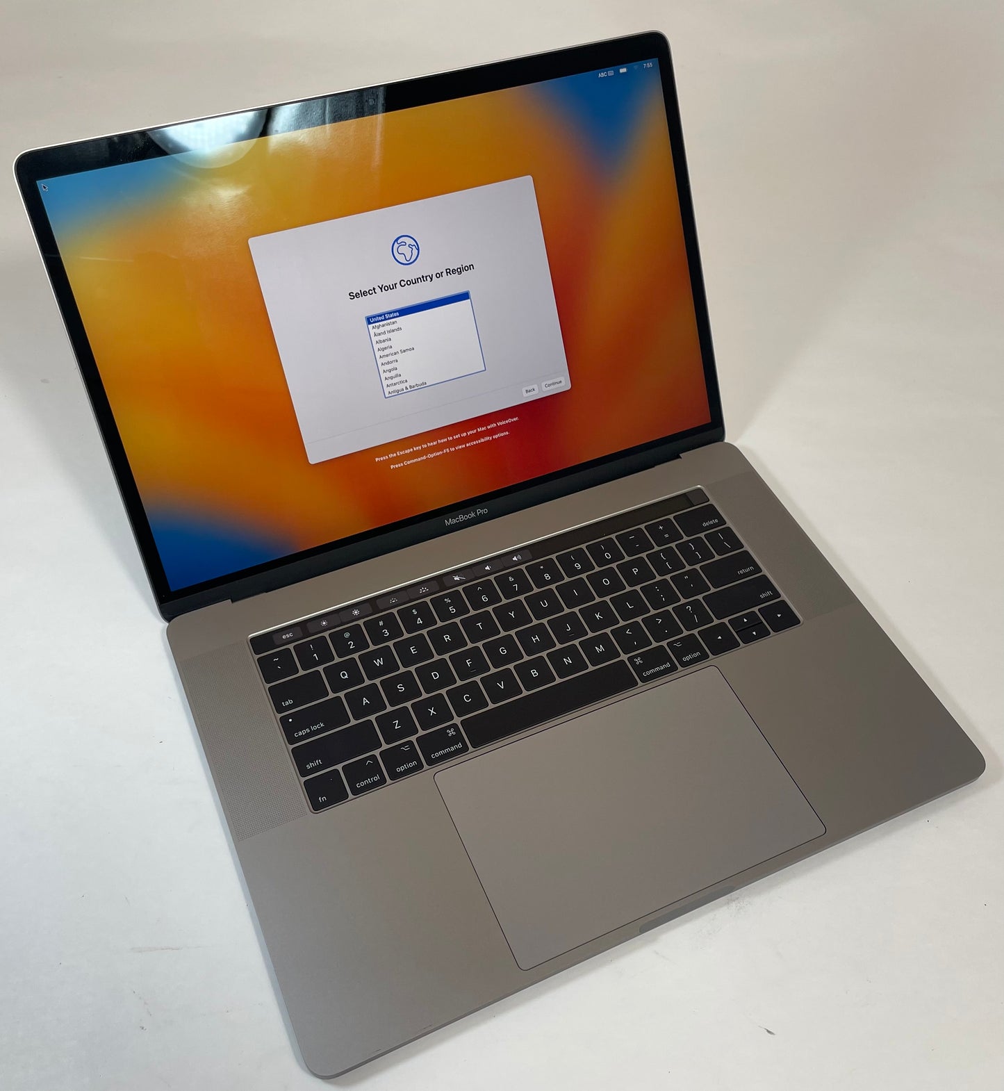 APPLE MacBook Pro A1707 2017 15" i7 7820HQ 16GB 512GB SSD Gray Ventura-Very Good