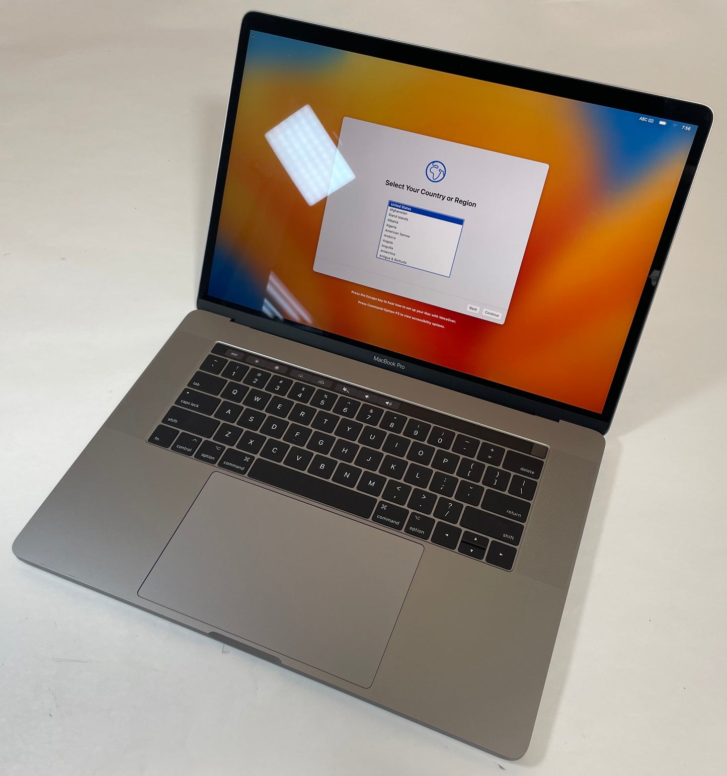 APPLE MacBook Pro A1707 2017 15" i7 7820HQ 16GB 512GB SSD Gray Ventura-Very Good