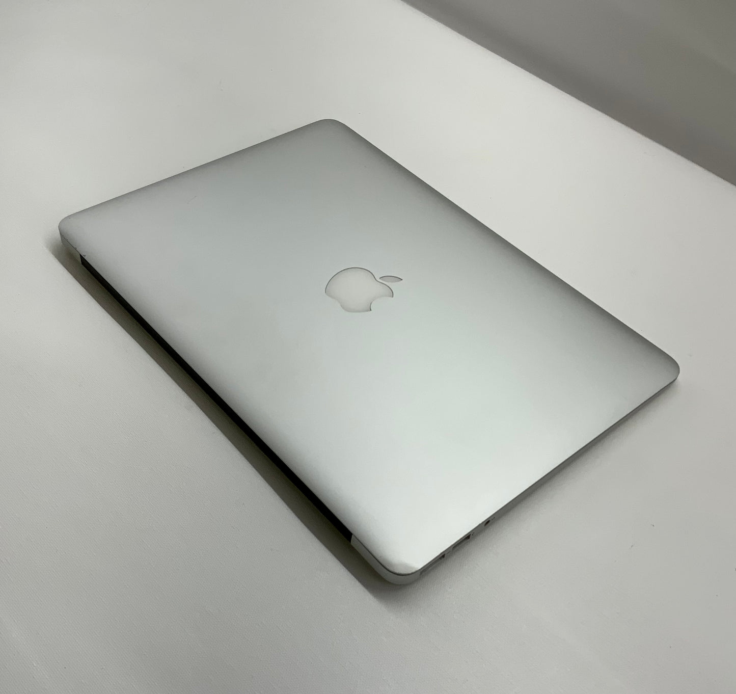 APPLE Macbook Air A1466 2015 13" Laptop i5 5250U 8GB 128GB Monterey