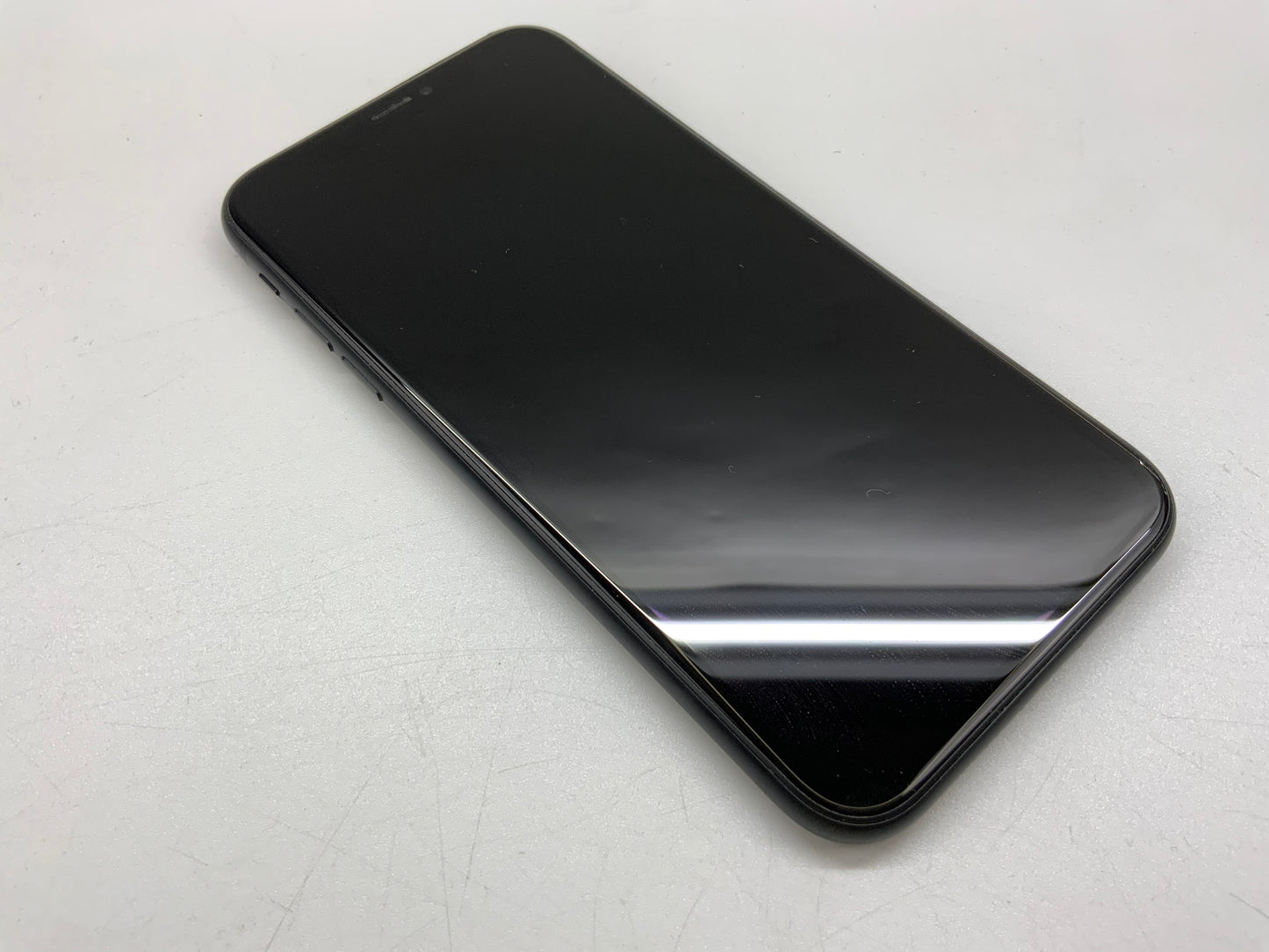 APPLE iPhone XR A1984 64GB AT&T Black iOS 16 -Very Good
