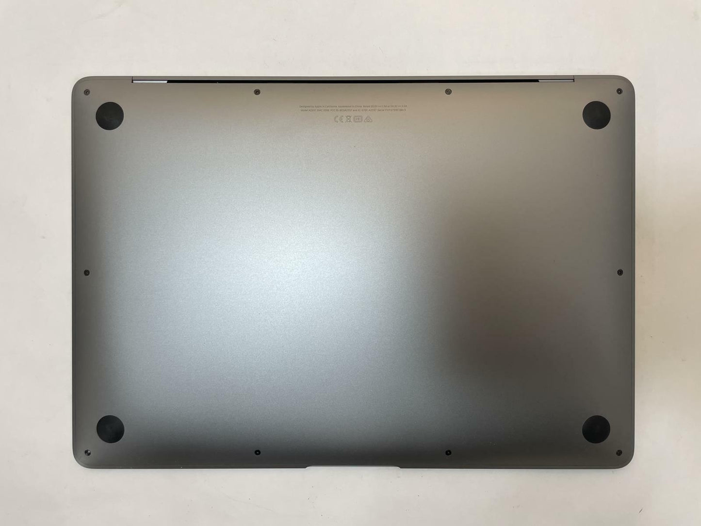 APPLE MacBook Air A2337 2020 13" Apple M1 8GB 512GB SSD Gray Sequoia -Very Good