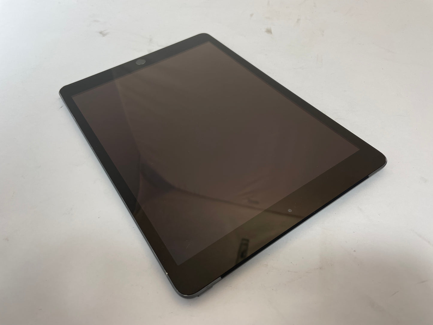 APPLE iPad A2428 8th Gen 10.2" 128GB Unlocked Black & Gray iOS -Very Good