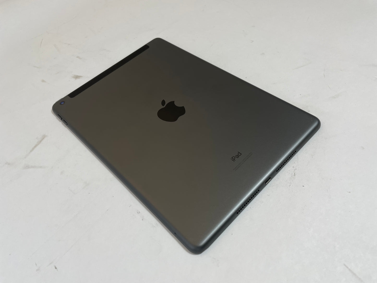 APPLE iPad A2428 8th Gen 10.2" 128GB Unlocked Black & Gray iOS -Very Good