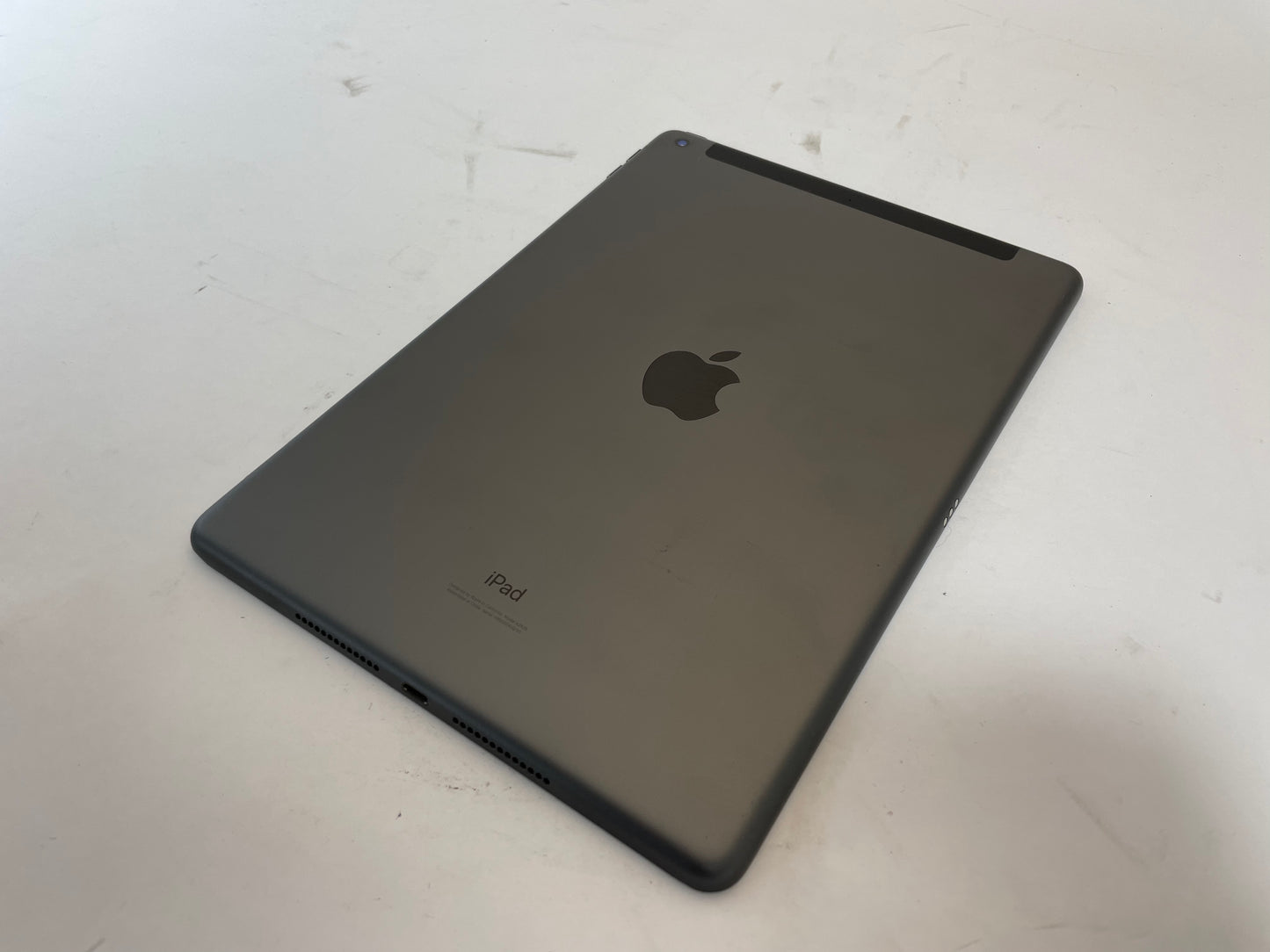 APPLE iPad A2428 8th Gen 10.2" 128GB Unlocked Black & Gray iOS -Very Good