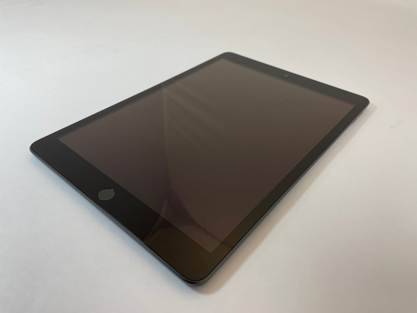 APPLE iPad A2603 9th Gen 10.2" 64GB Unlocked Black & Gray iOS -Good