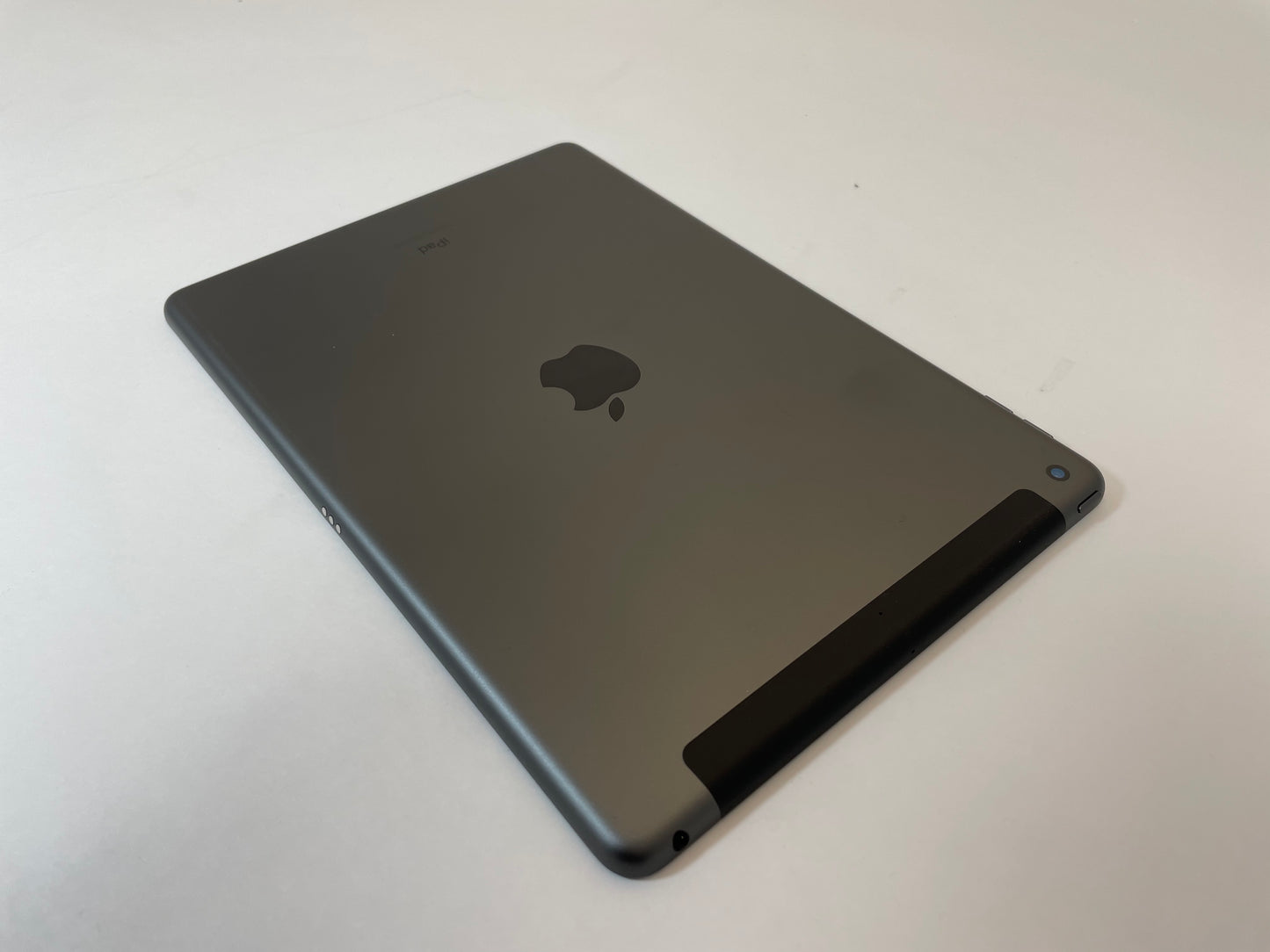 APPLE iPad A2603 9th Gen 10.2" 64GB Unlocked Black & Gray iOS -Good