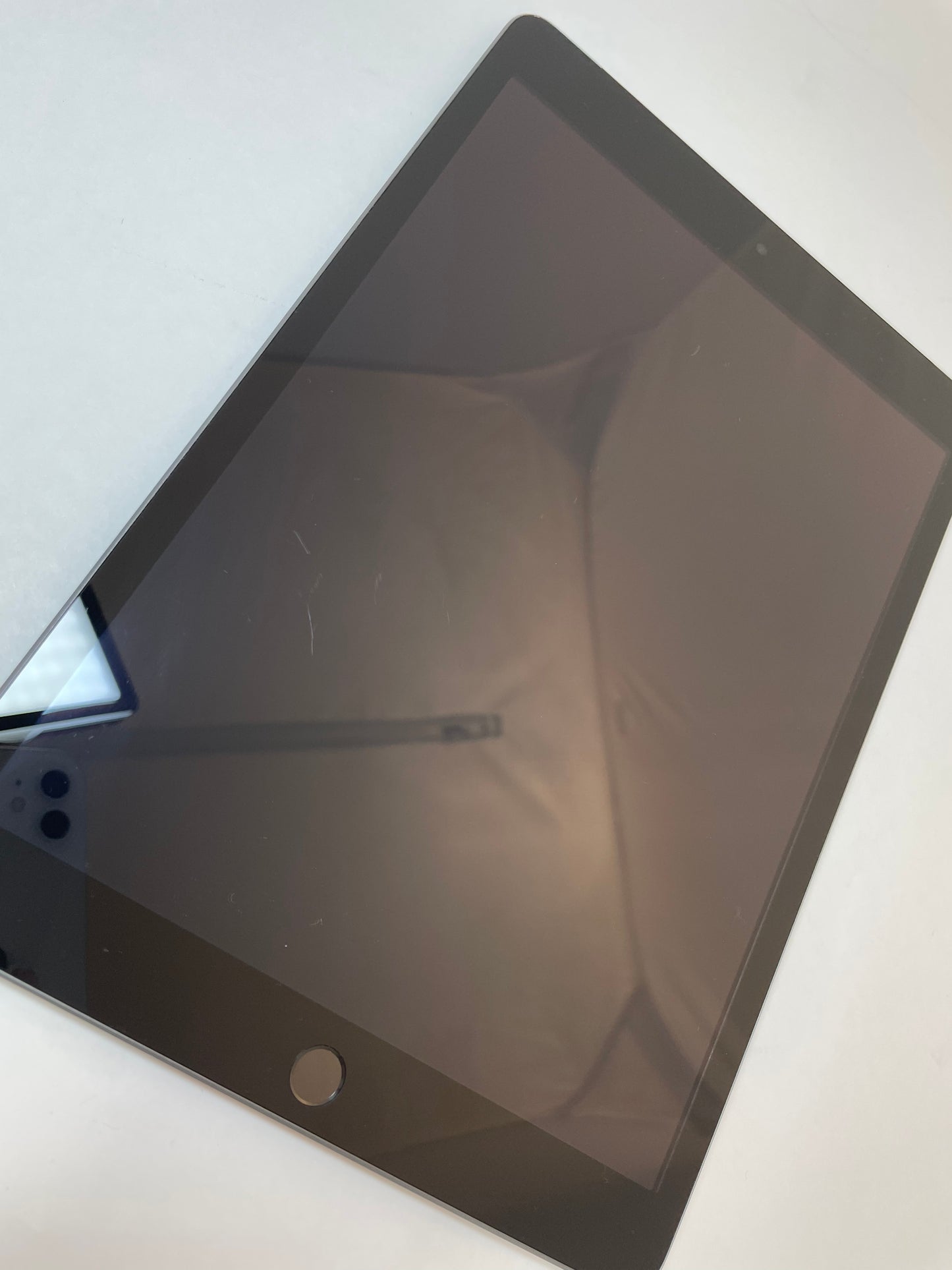APPLE iPad A2603 9th Gen 10.2" 64GB Unlocked Black & Gray iOS -Good