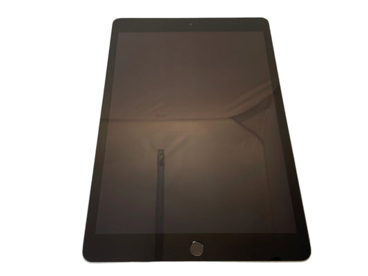 APPLE iPad 9th Gen A2603 10.2" 64GB Sliver & Black Unlocked iOS