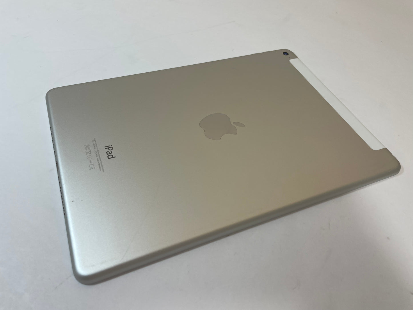 APPLE iPad Air 2 A1567 64GB WiFi Only Silver & White iOS