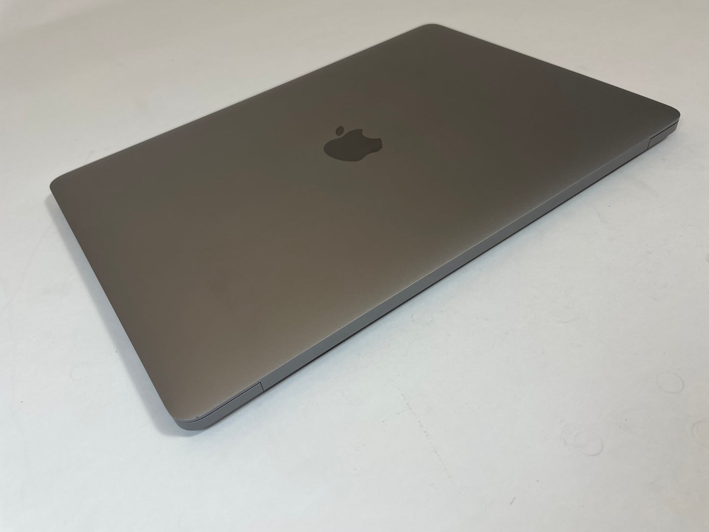 APPLE MacBook Pro A2338 2020 M1 512GB 8GB Silver Sonoma -Very Good