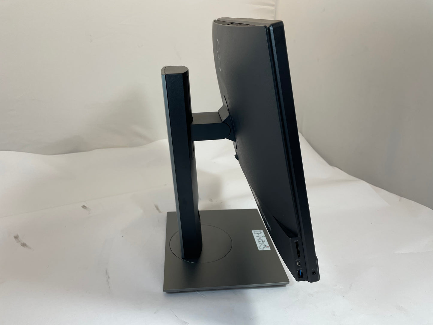 DELL Optiplex 3280 21.5" Touch AIO Core i5 1TB 8GB NVMe Windows 11 -Good