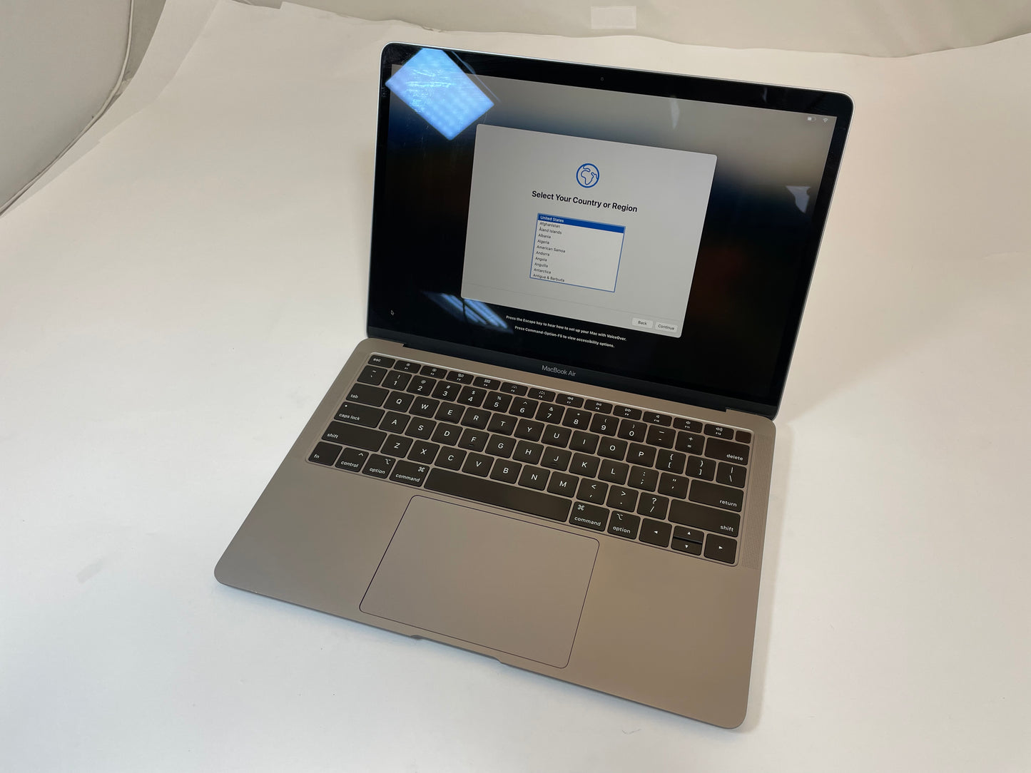 APPLE MacBook Air A1932 2019 13" Core i5-8210Y 128GB 8GB Gray Sonoma