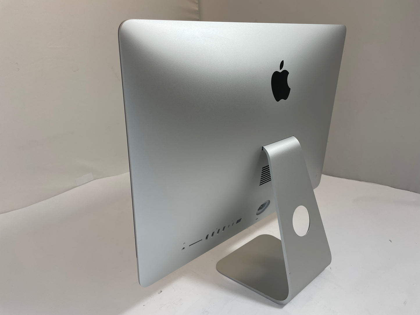 APPLE iMac A1418 2017 21.5" Core i5-7400 256GB 16GB Silver Ventura