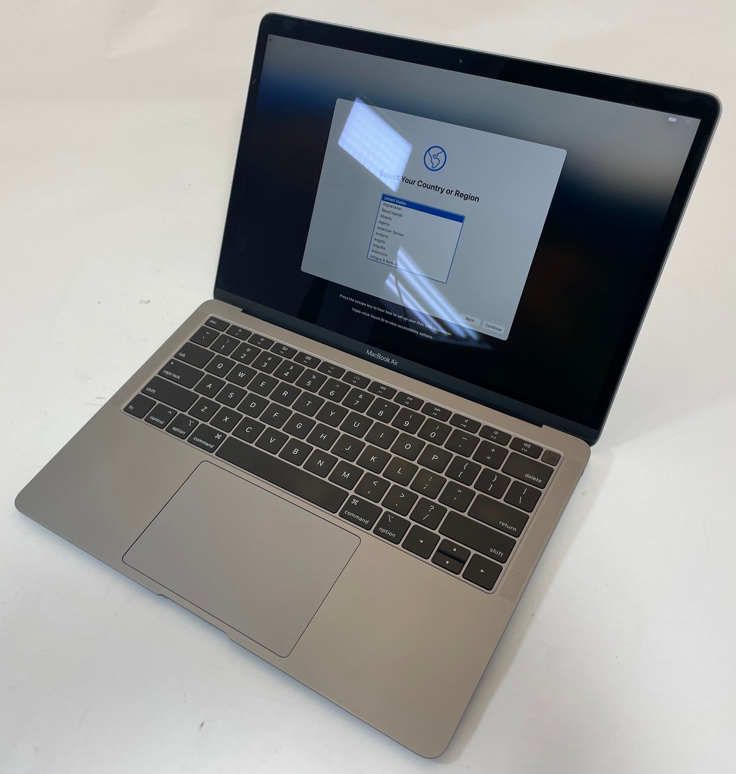 APPLE MacBook Air A1932 2018 13" Core i5-8210Y 256GB 8GB SSD Gray Sonoma