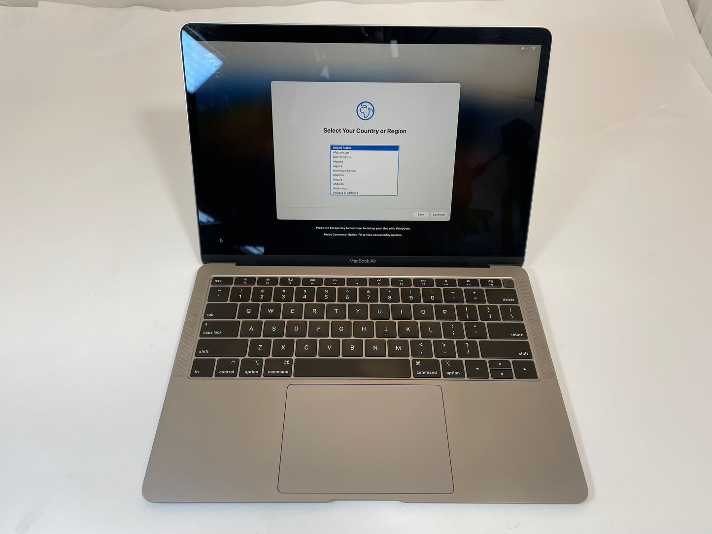 APPLE MacBook Air A1932 2019 13" Core i5 8210Y 256GB 8GB Gray NVMe Sonoma