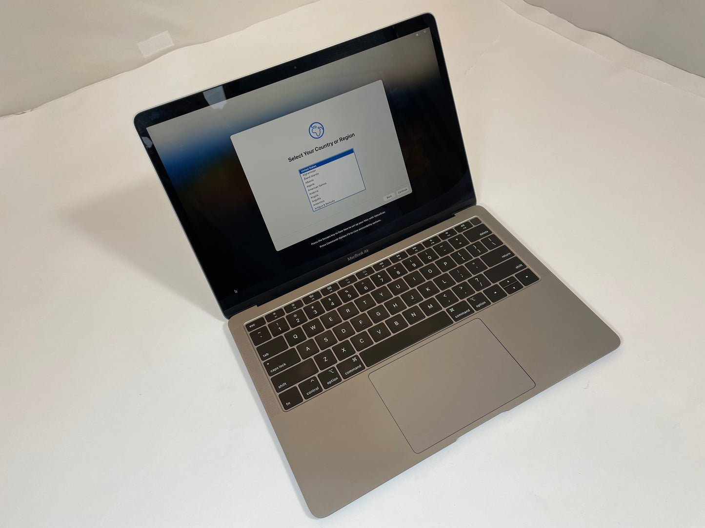 APPLE MacBook Air A1932 2019 13" Core i5 8210Y 256GB 8GB Gray NVMe Sonoma