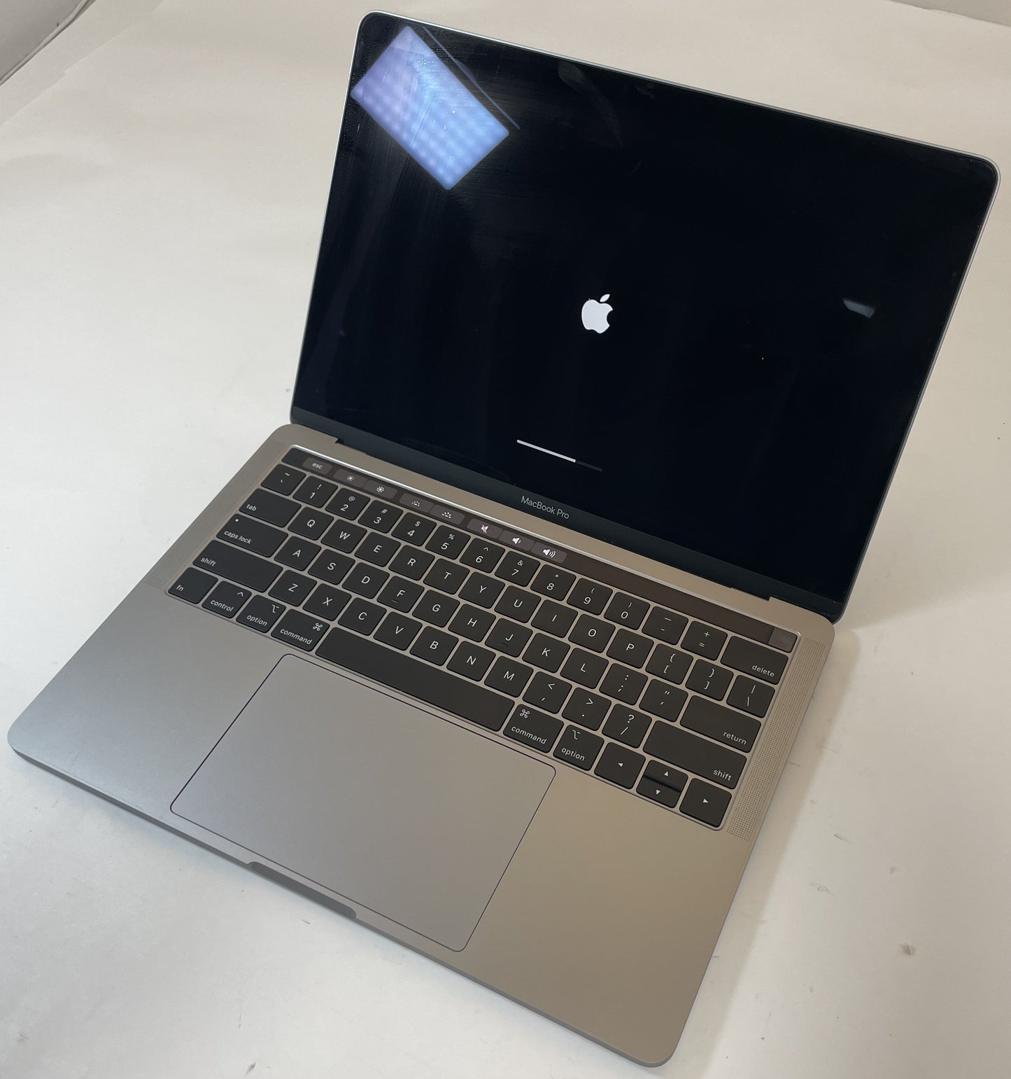 APPLE MacBook Pro A1989 2019 13" Core i5 8279U 512GB 8GB SSD Gray Sequoia