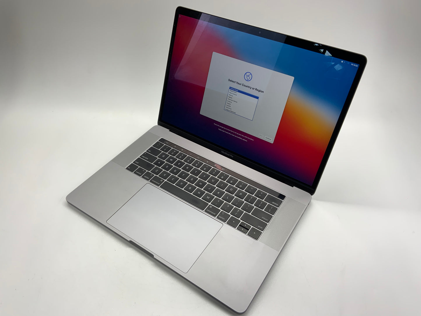 APPLE MacBook Pro A1990 2019 15" Core i9 9880H 512GB 16GB SSD Gray Sequoia