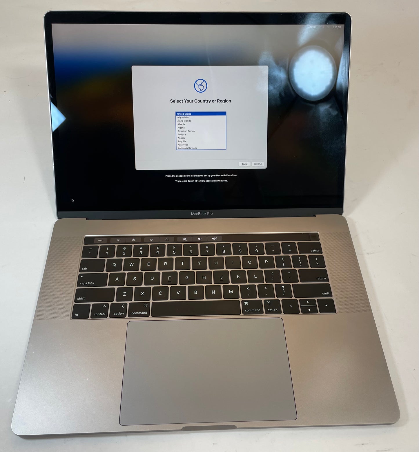 APPLE MacBook Pro A1990 2019 15" Core i7 9750H 256GB 16GB Gray NVMe Sonoma -Good