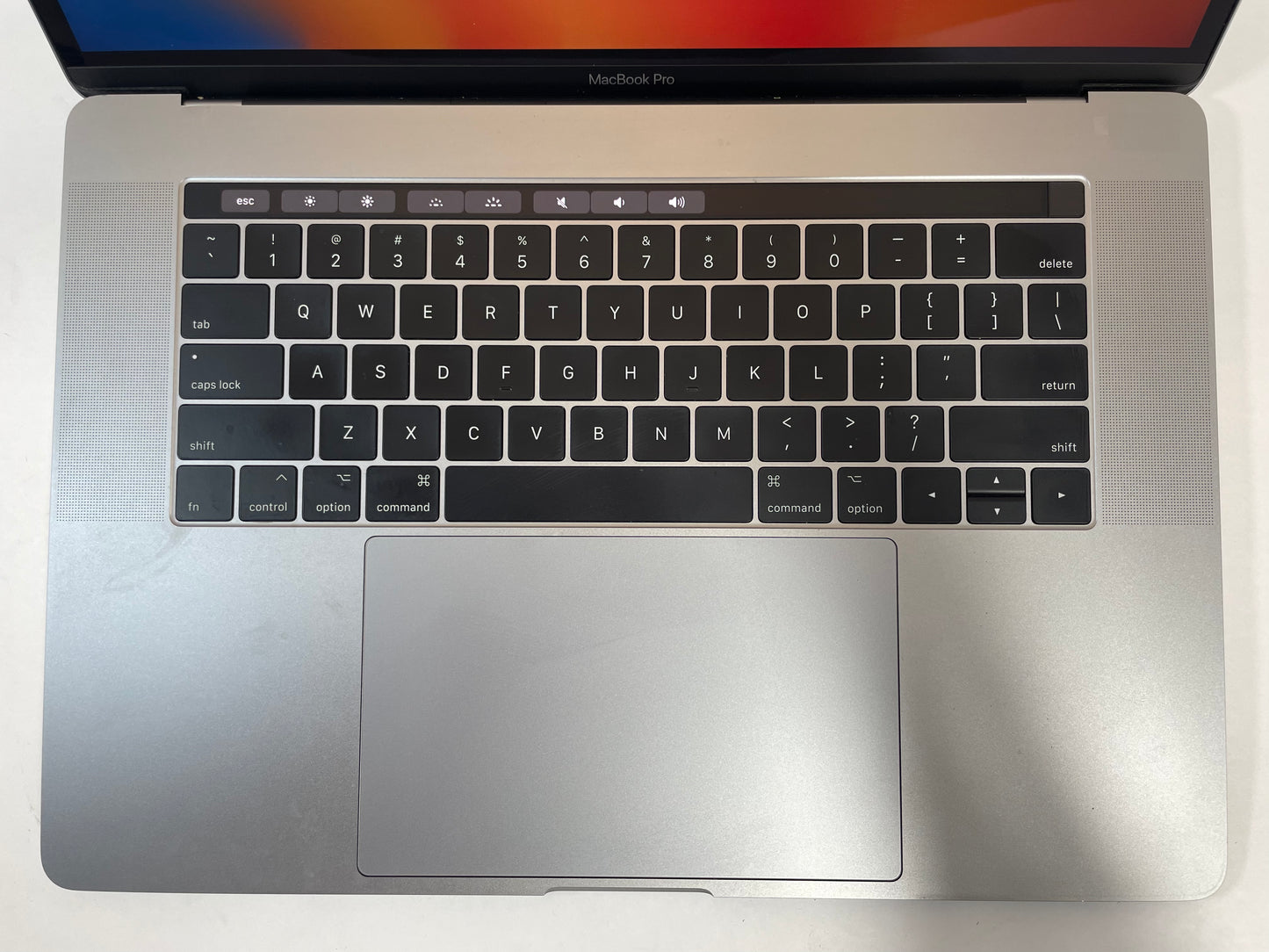 APPLE MacBook Pro A1707 2017 15" i7 7920HQ 16GB 512GB SSD Gray Ventura-Very Good