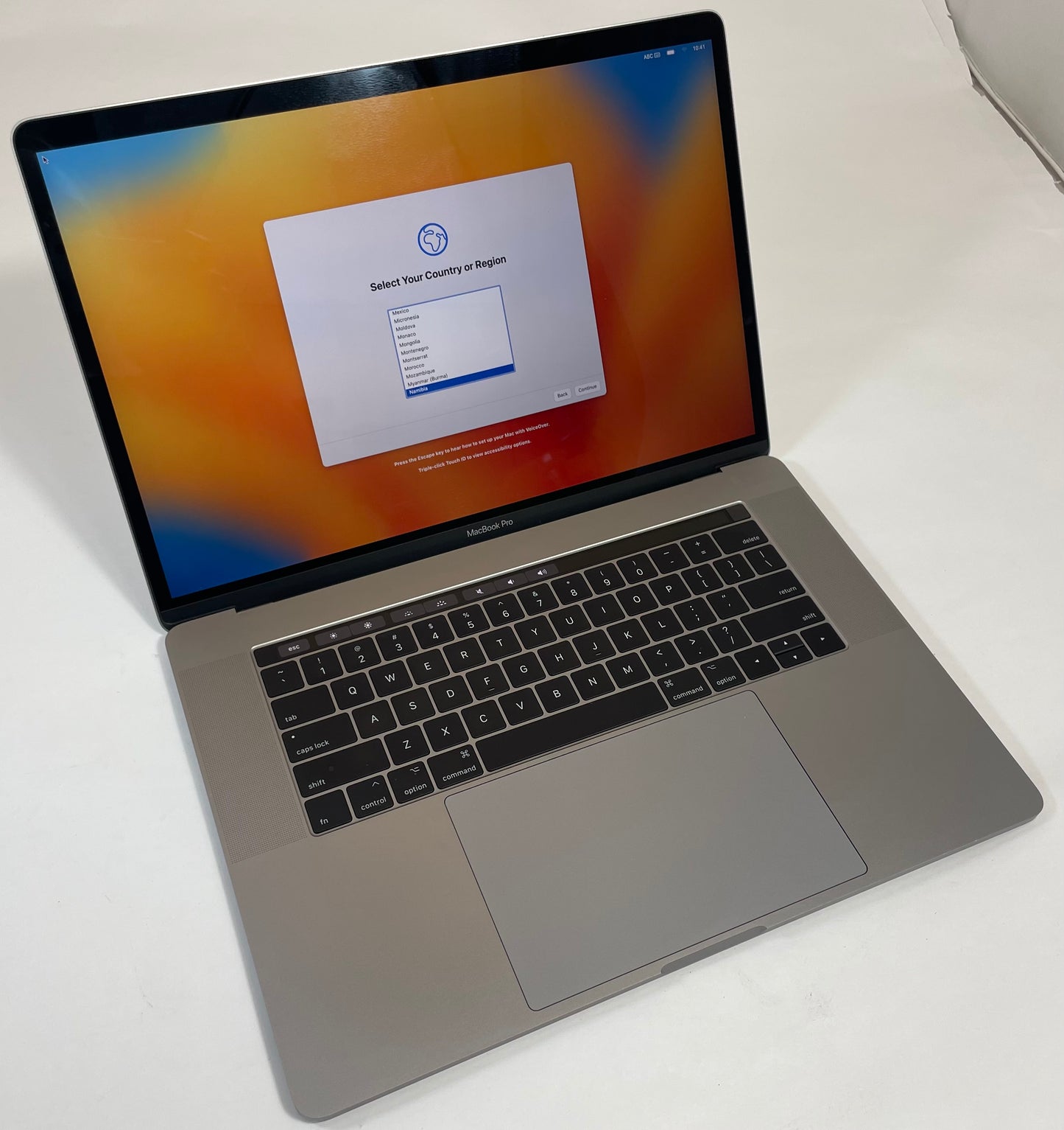 APPLE MacBook Pro A1707 2017 15" i7 7920HQ 16GB 512GB SSD Gray Ventura-Very Good