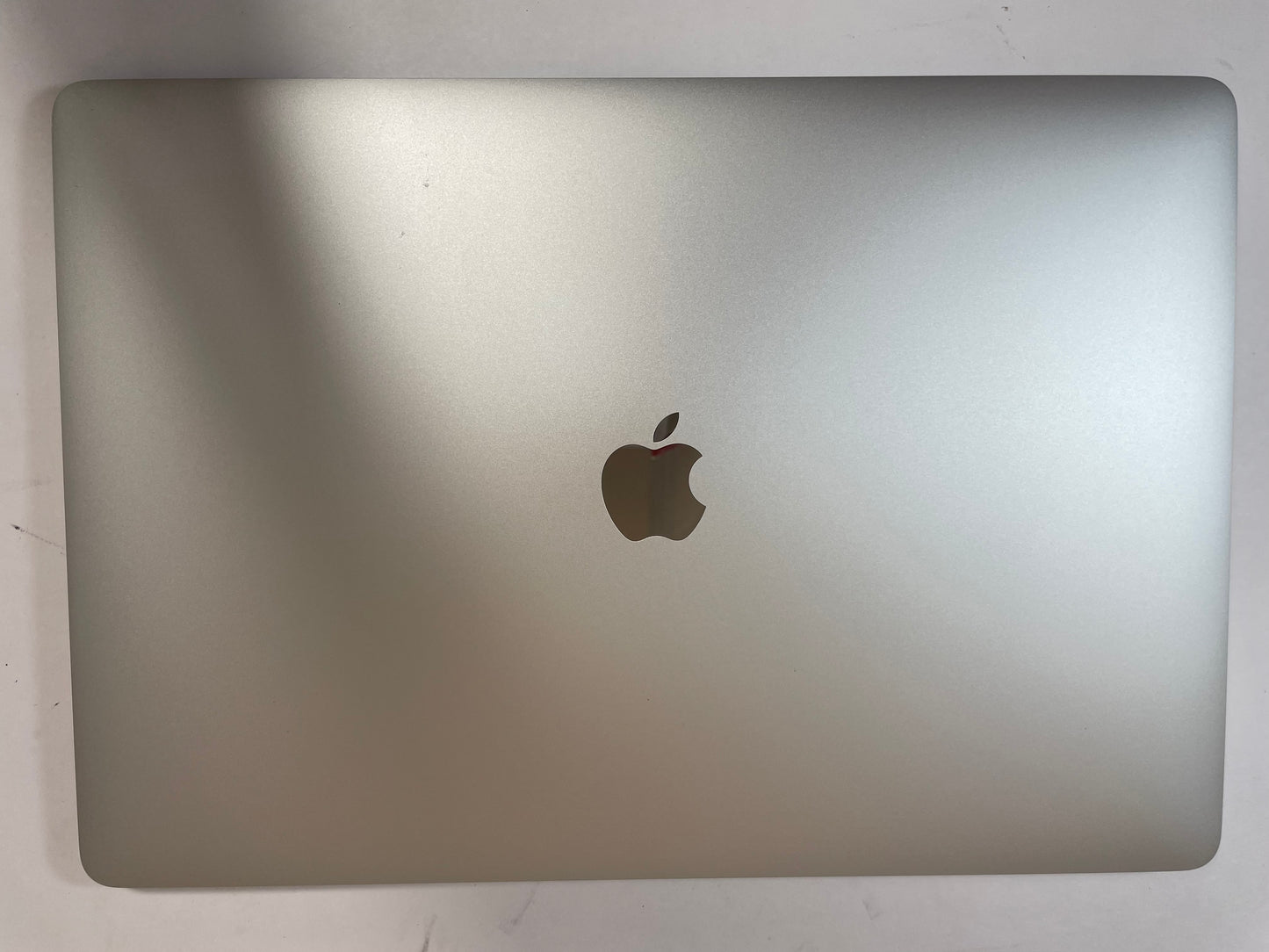 APPLE MacBook Pro A1707 2017 15" i7 7920HQ 16GB 512GB SSD Silver Ventura -Good