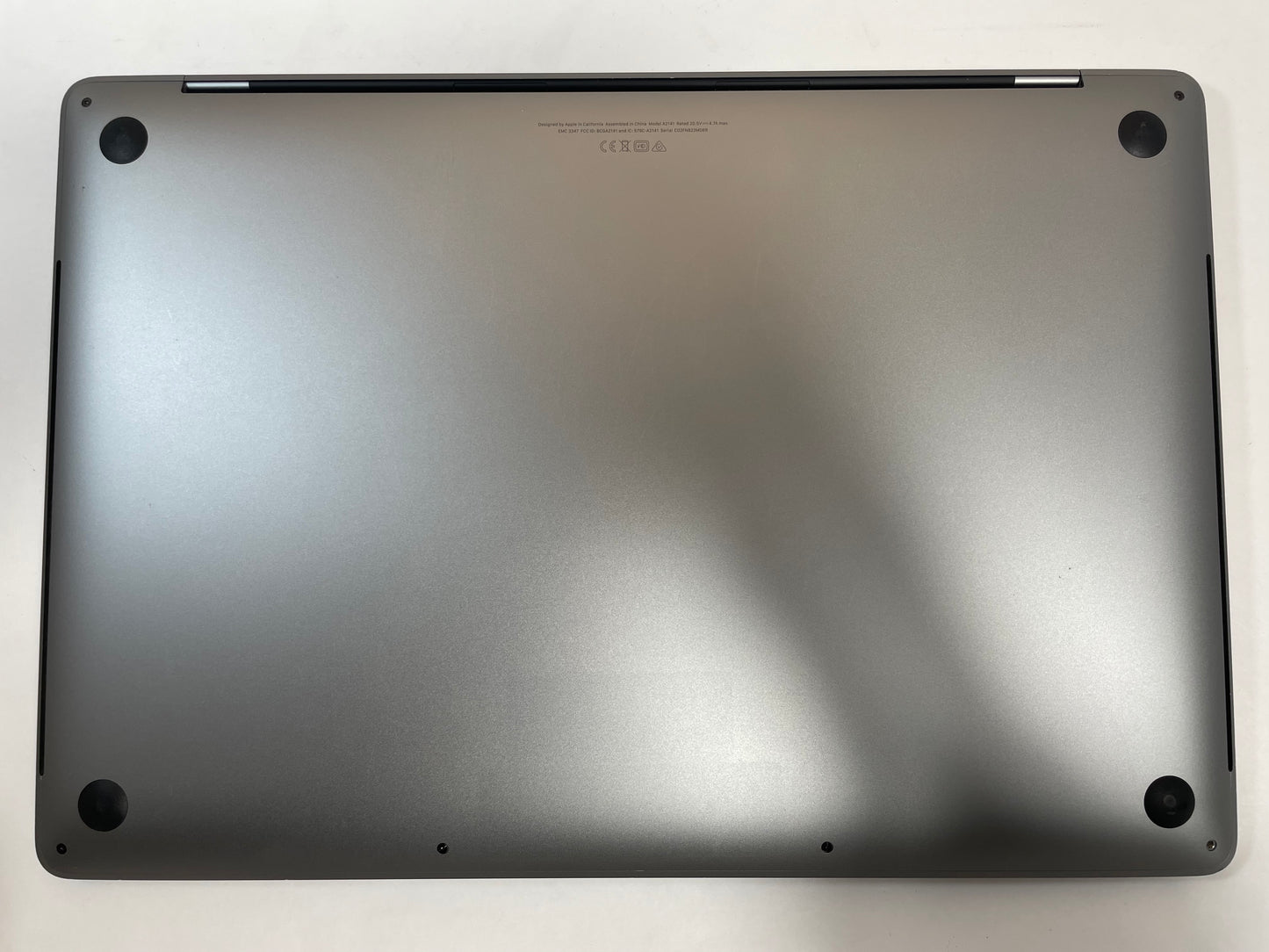 APPLE MacBook Pro A2141 2019 16" i9 9980HK 32GB 1TB SSD Gray Sequoia -Good