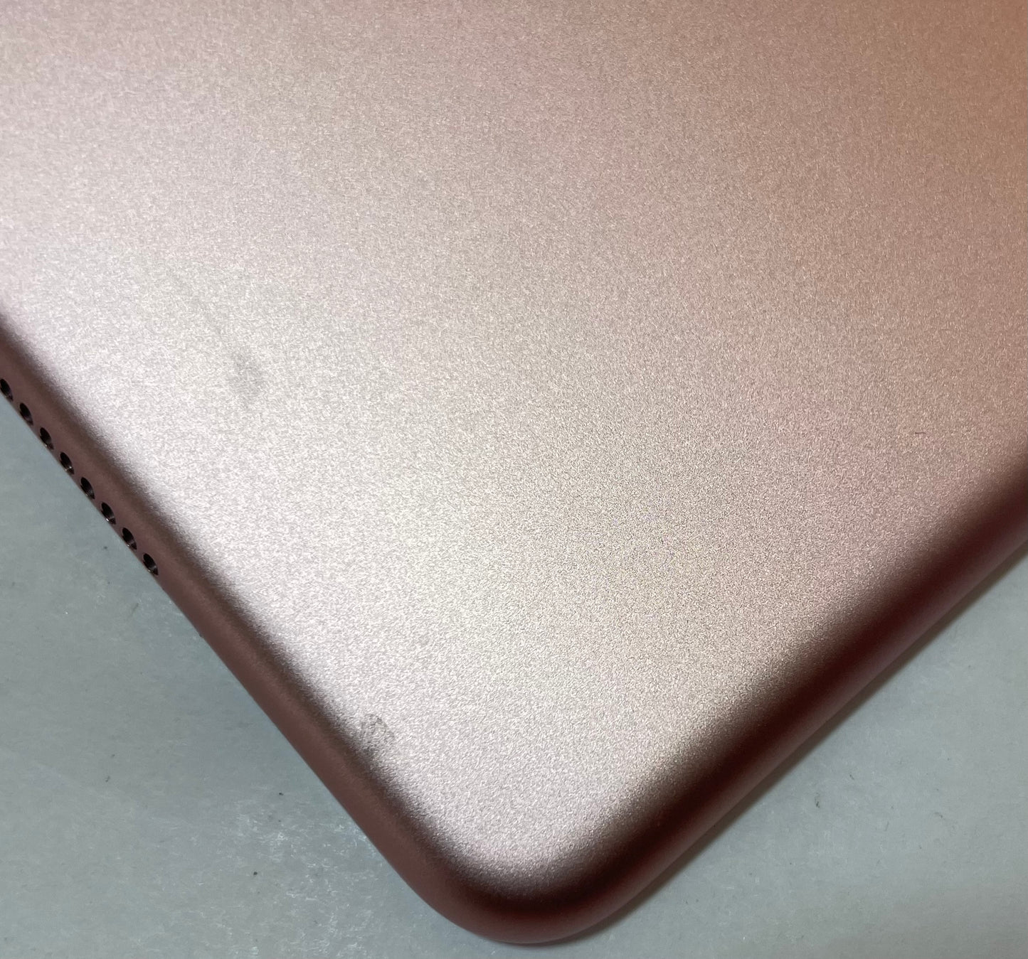 APPLE iPad Pro A1673 9.7" Tablet 256GB WiFi Only Rose Gold iOS -Good