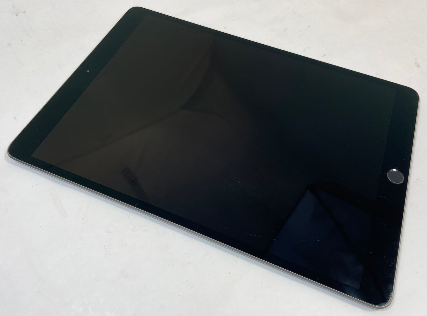 APPLE iPad Air 3rd Gen A2152 10.5" Tablet 256GB WiFi Only Gray iOS -Good