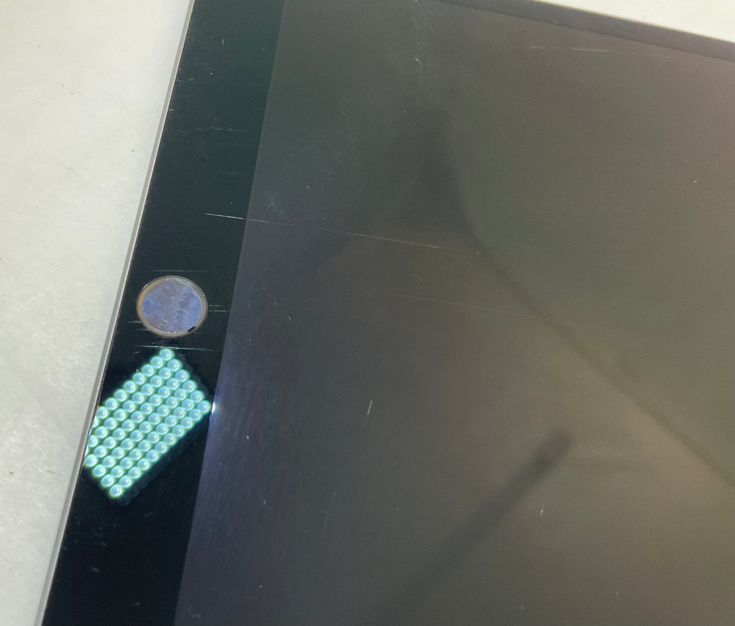 APPLE iPad Air 3rd Gen A2152 10.5" Tablet 256GB WiFi Only Gray iOS -Good