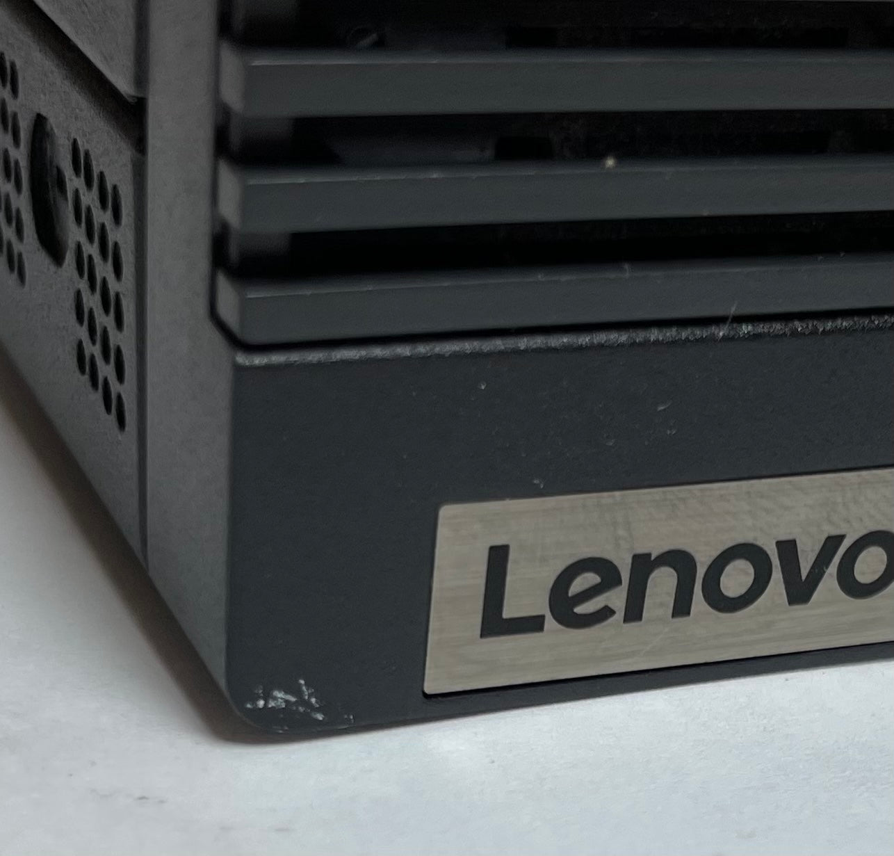 LENOVO THINKCENTRE M70Q Tiny Desktop i5 10400T 16GB 256GB NVMe WIN11 -Very Good