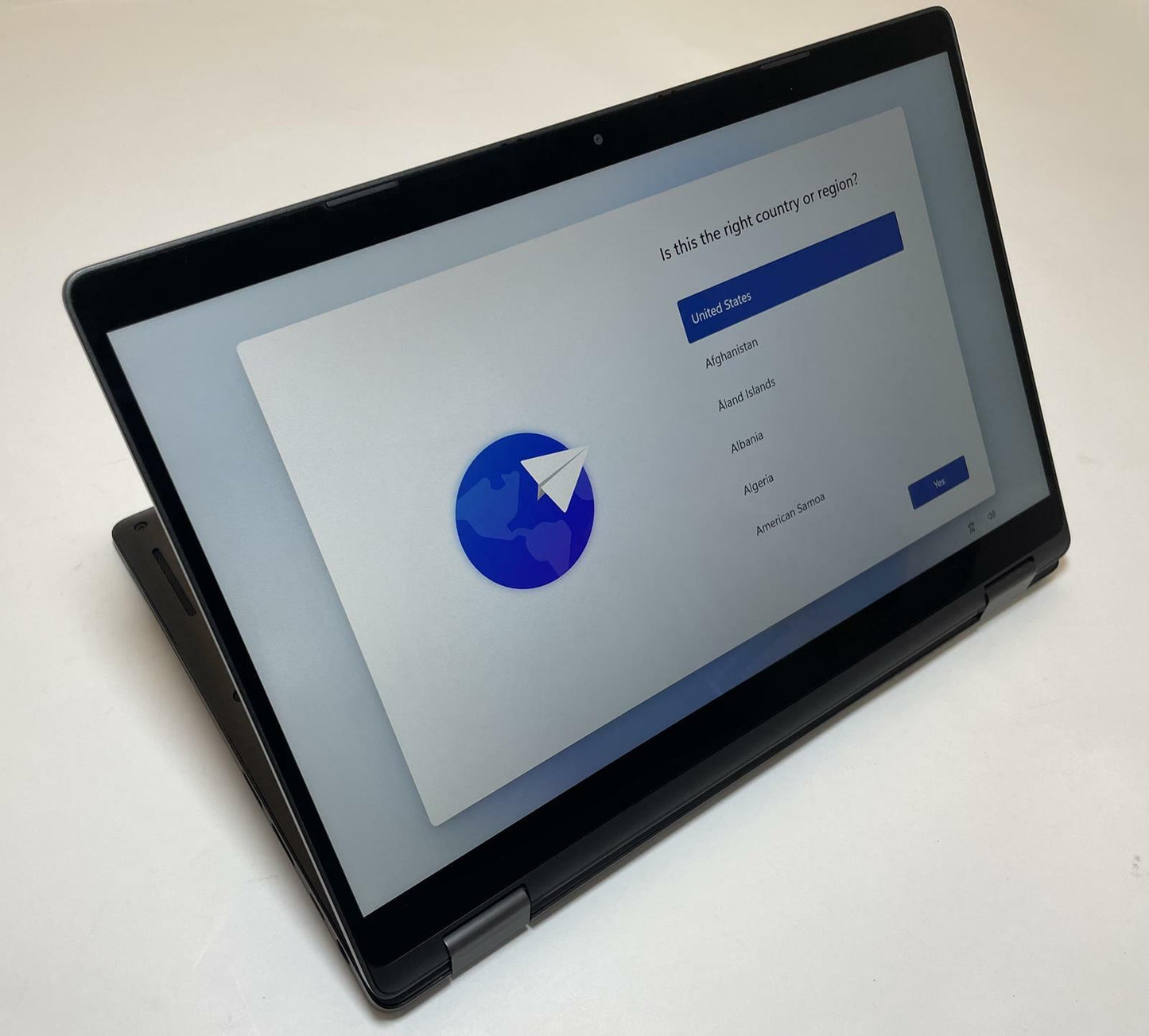 DELL LATITUDE 5300 2-IN-1 13" Laptop Core i7 8665U 16GB 256GB WIN11 -Very Good