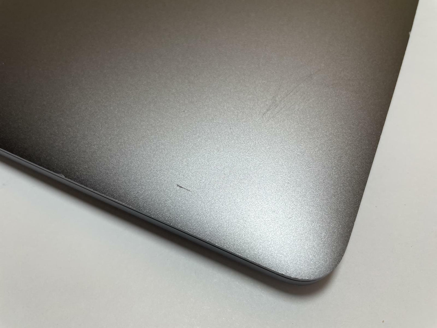 APPLE MacBook Pro A2251 2020 13" i7 1068NG7 16GB 2TB SSD Gray Sequoia -Very Good