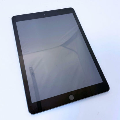 APPLE iPad (8th Gen) A2429 10.2" 32GB Unlocked Space Gray