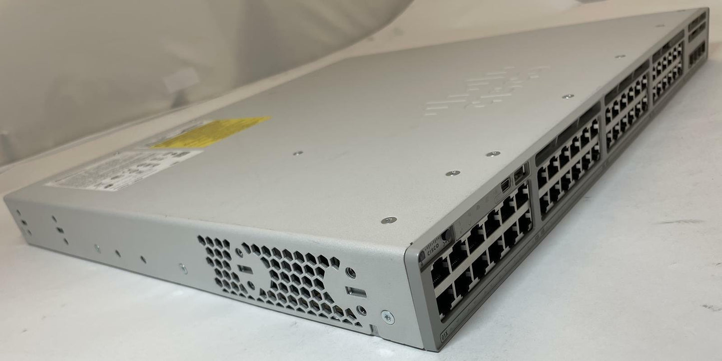 CISCO Catalyst 9300L Series 48-Port Ethernet Switch C9300L-48P-4G-E V01 -Good