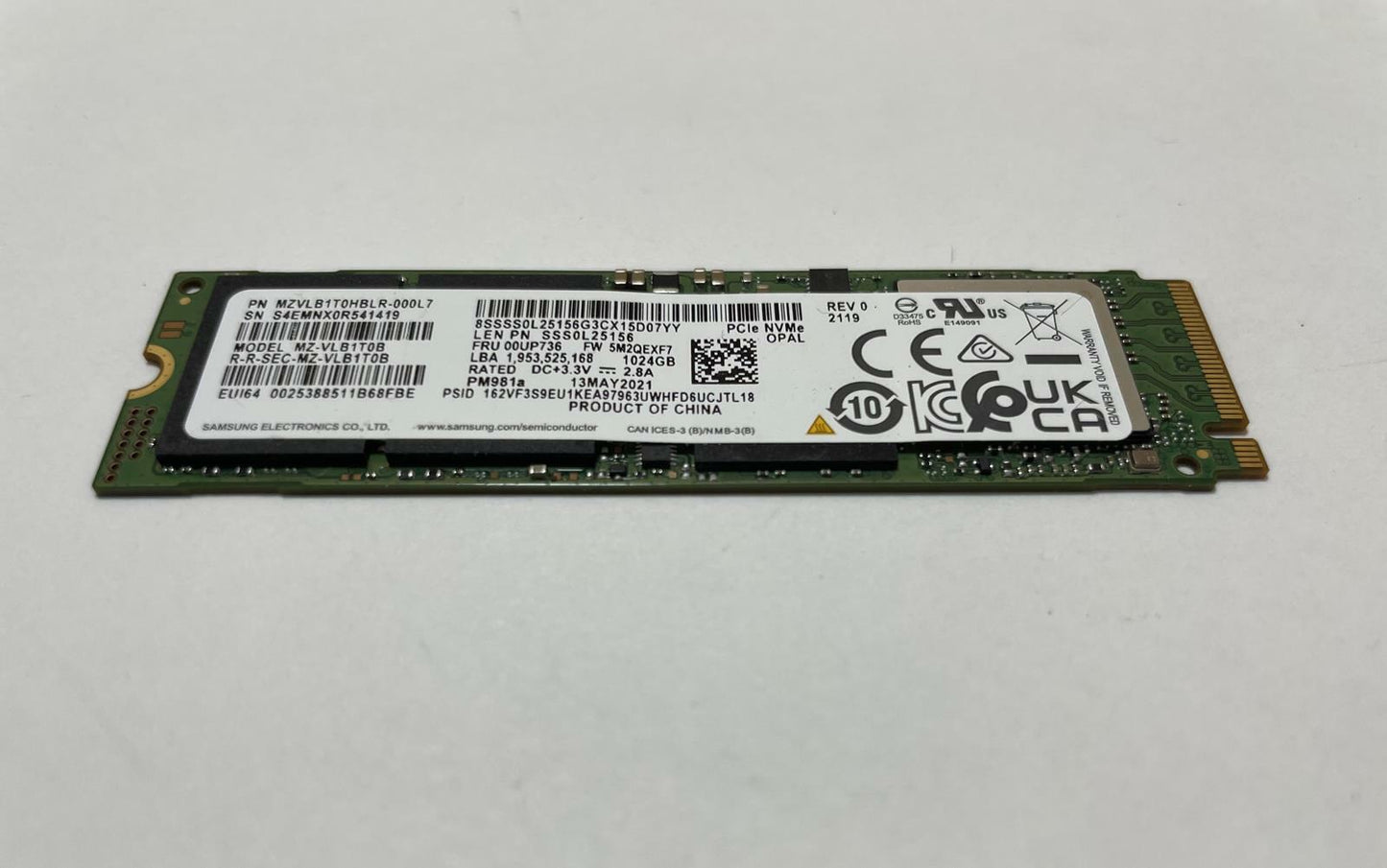 SAMSUNG MZ-VLB1T0B PM981a 1TB M.2 2280 PCIe 3 x4 NVMe Internal SSD