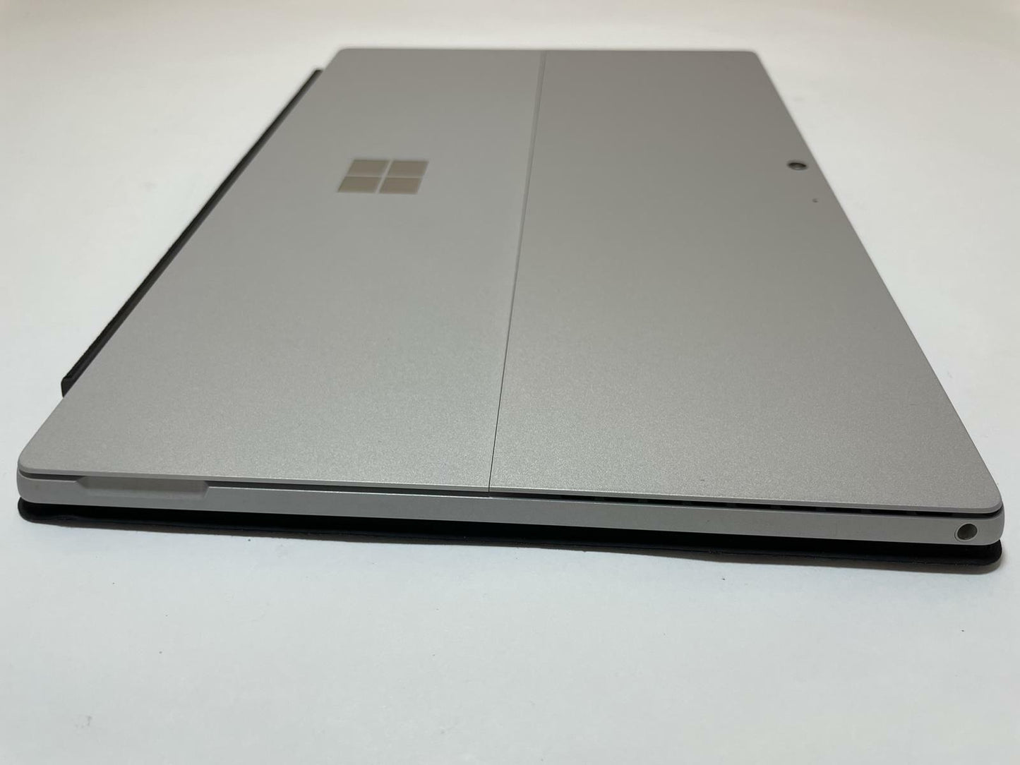 MICROSOFT SURFACE PRO 7 12.2" i5 1035G4 8GB 256GB WIN11P W/ Keyboard -Excellent