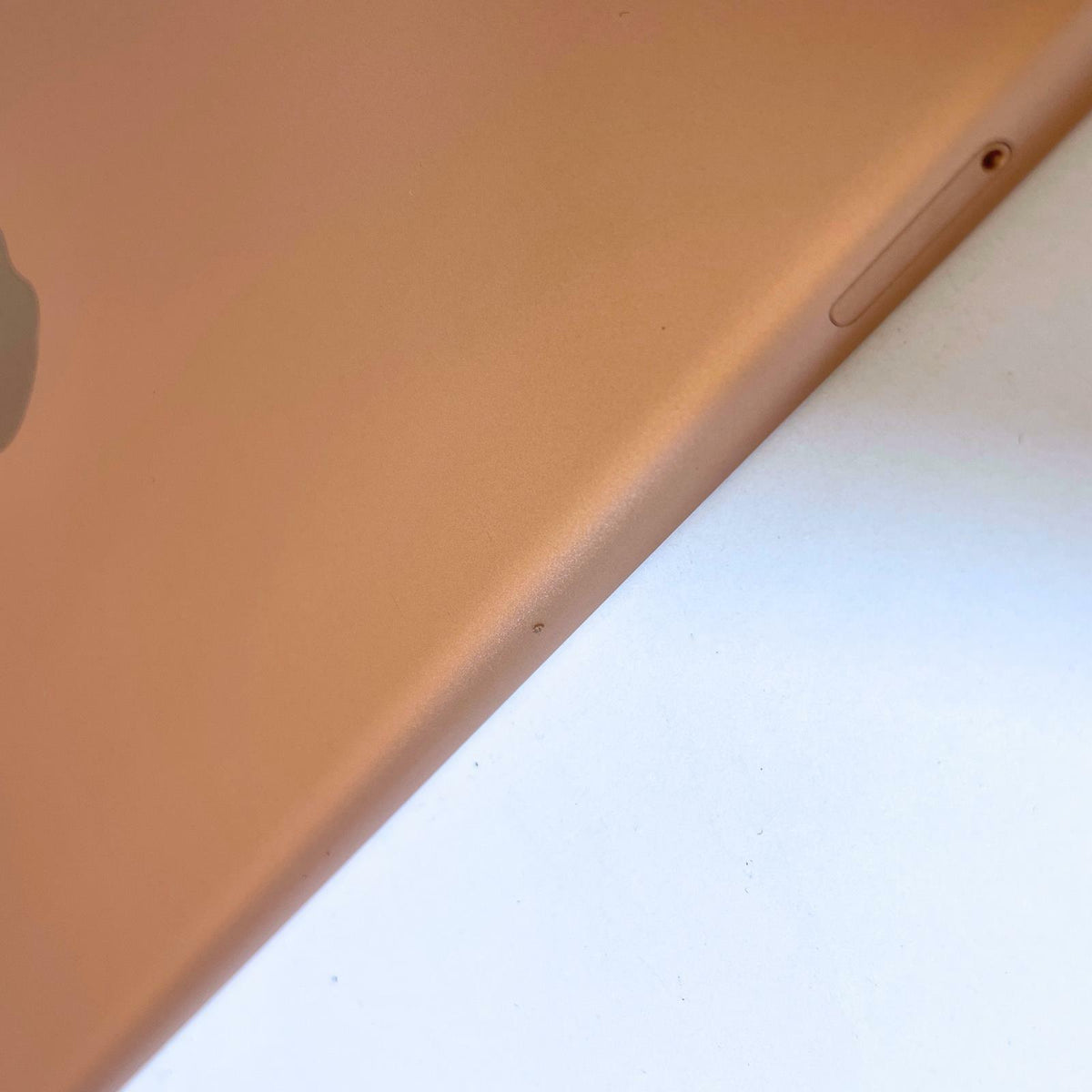 APPLE iPad (8th Gen) A2428 10.2" 32GB Unlocked Gold