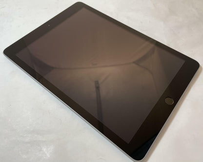 Apple iPad 5th Gen A1822 9.7" 32GB WiFi Only Gray iOS -Very Good