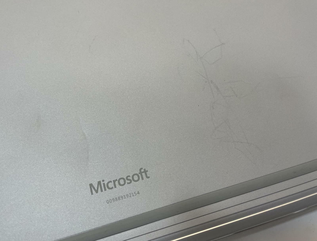 MICROSOFT Surface Book 2 13" Core i7 8650U 8GB 256GB NVMe Windows 11 -Good