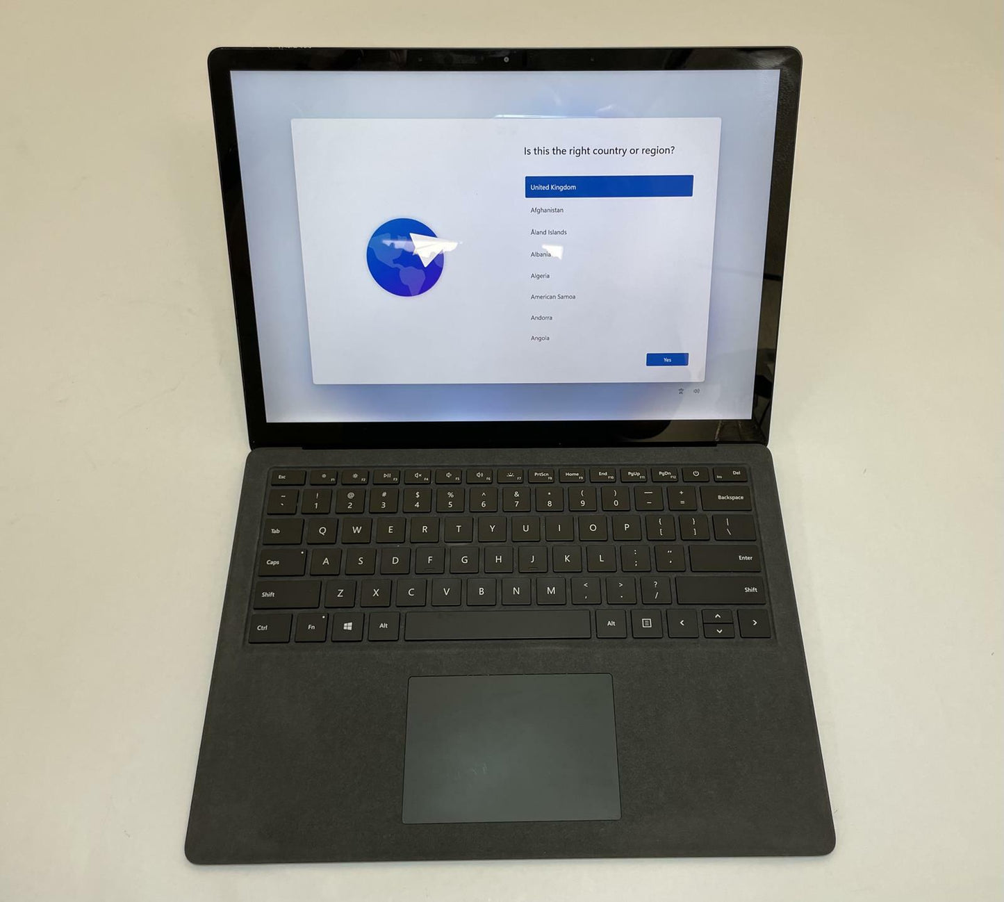 MICROSOFT SURFACE LAPTOP 2 13.5" Core i7 8650U 8GB 256GB NVMe Windows 11 Pro