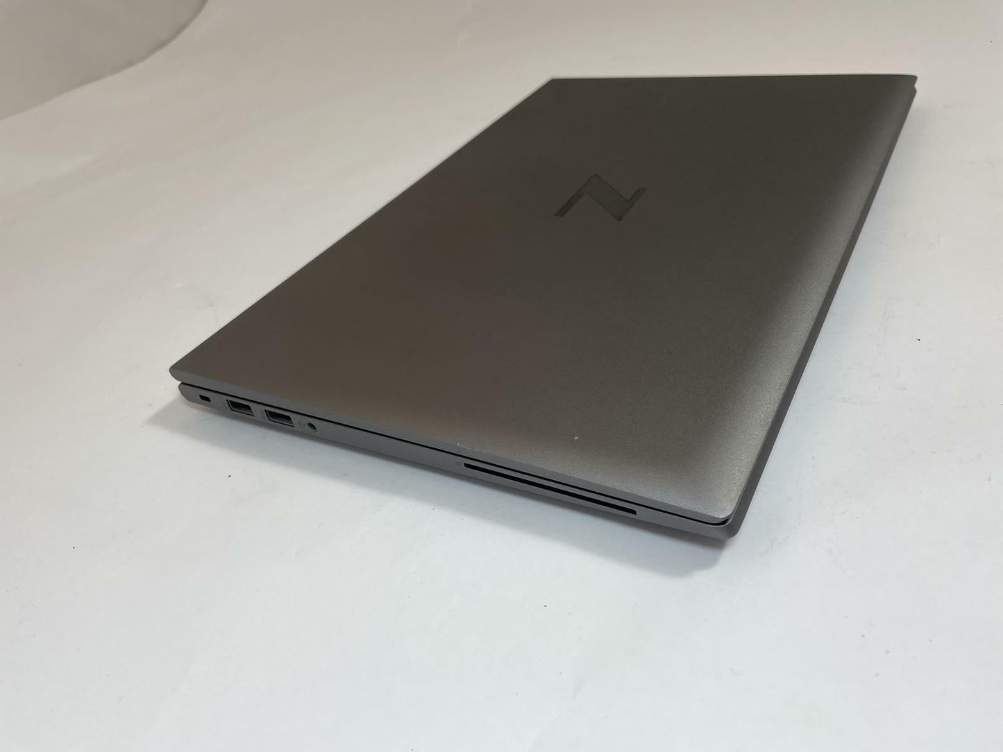 HP ZBook Firefly 14 G7 13.9" Core i7 10610U 512GB 16GB Windows 11