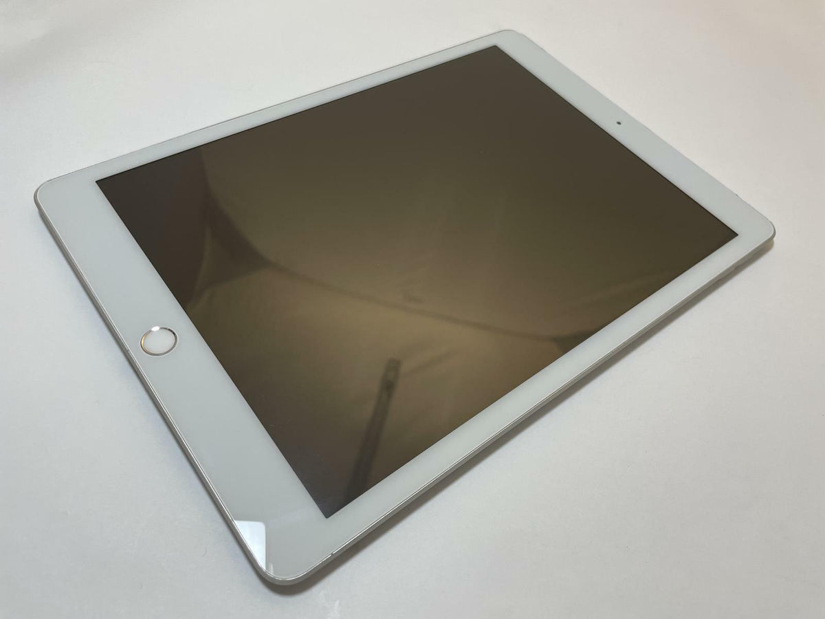 APPLE iPad (8th Gen) A2428 10.2" 32GB Unlocked White & Silver iOS