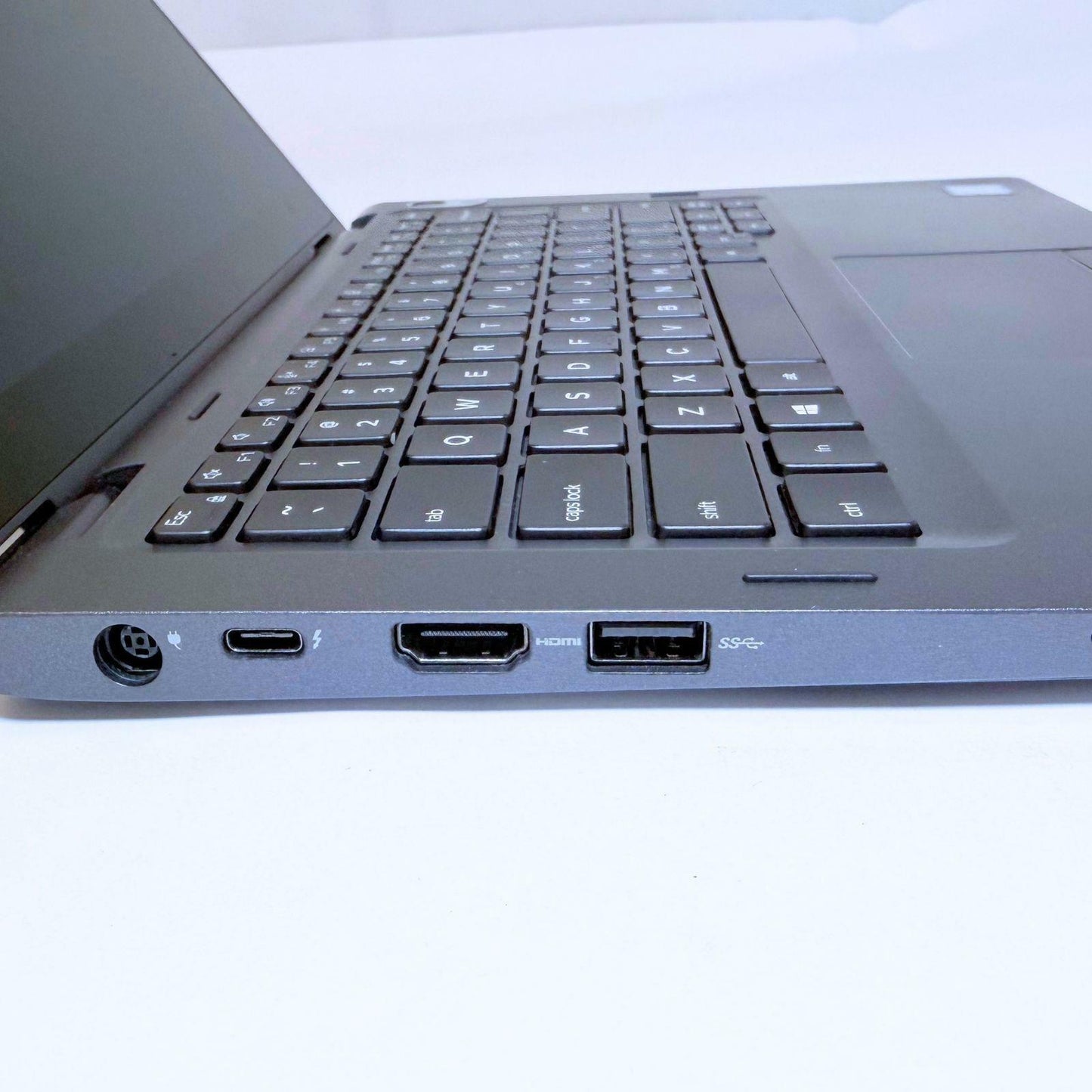 DELL LATITUDE 5300 2-IN-1 Laptop Core i7 8665U 32 GB RAM 256 GB - Very Good