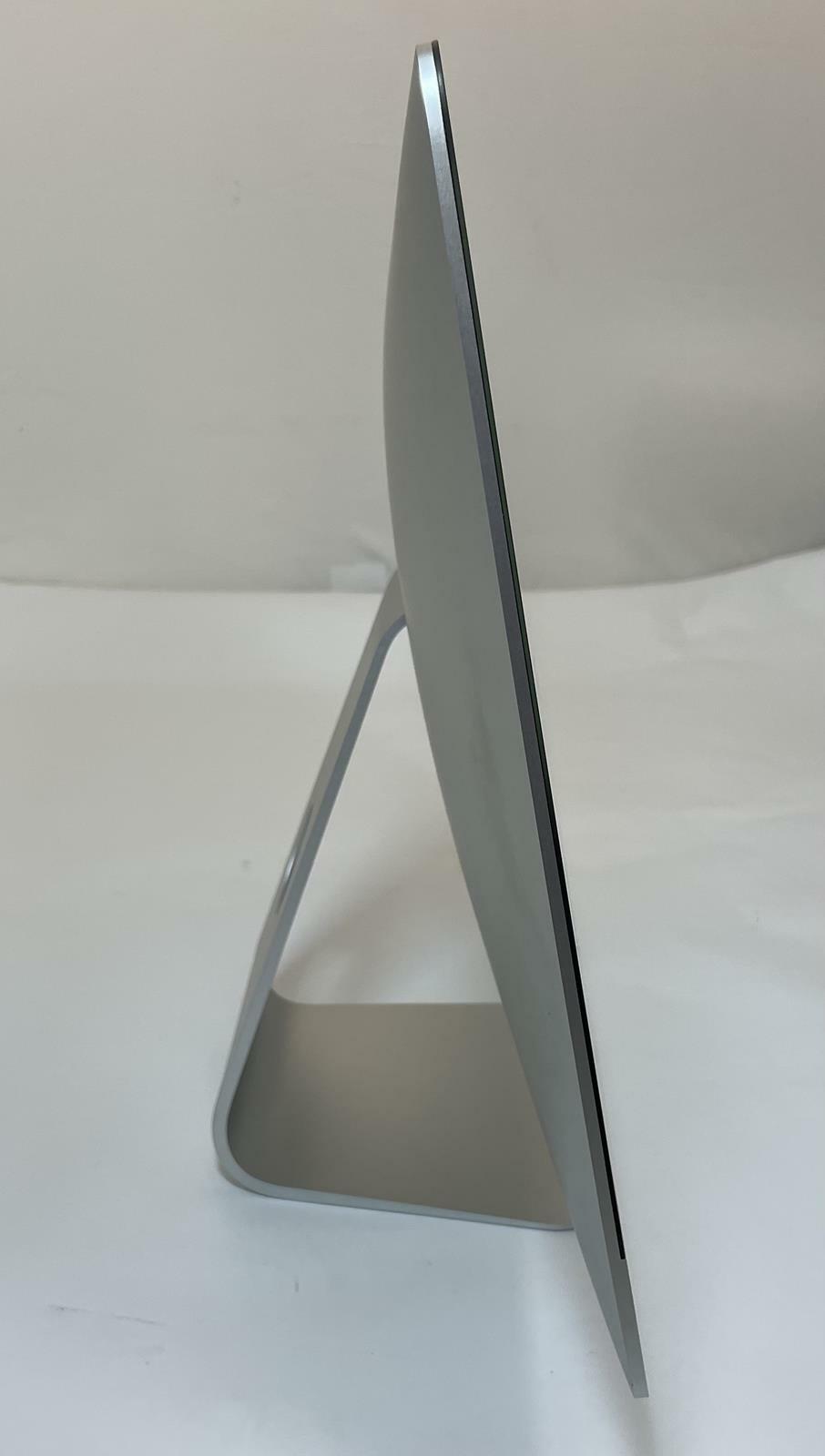 APPLE iMac A2116 2019 21.5" Core i7-8700 16GB 1TB HDD Silver Sequoia -Good