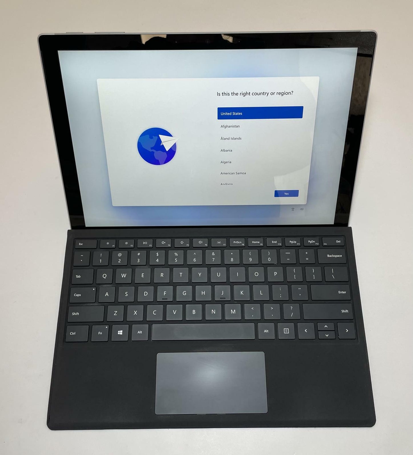 MICROSOFT SURFACE PRO 7 12" i5 1035G4 8GB 256GB W11P W/ Keyboard -Good