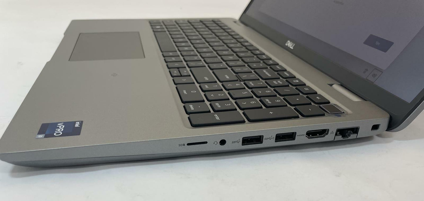 DELL PRECISION 3581 15" Touch Laptop i9-13900H 64GB 512GB NVMe WIN11P -Good